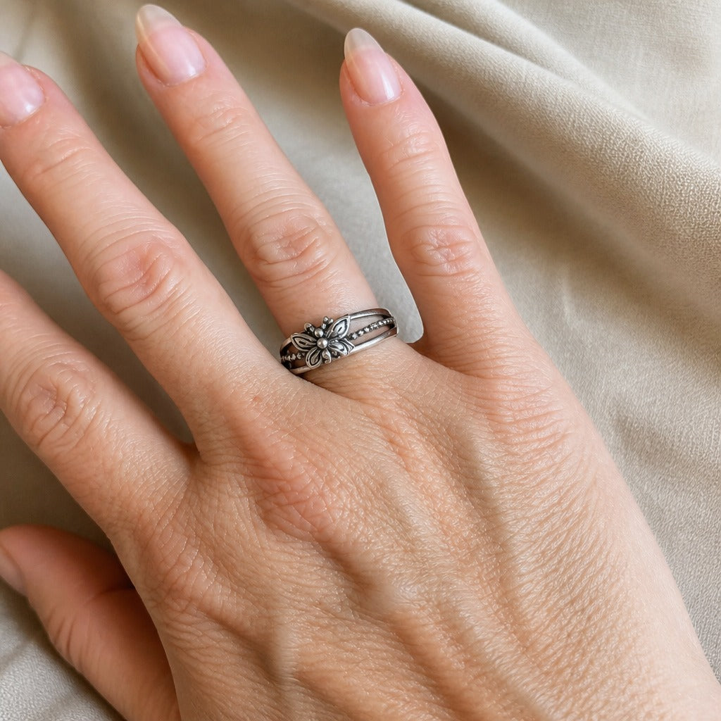 Bague en Argent avec Papillon Gravé