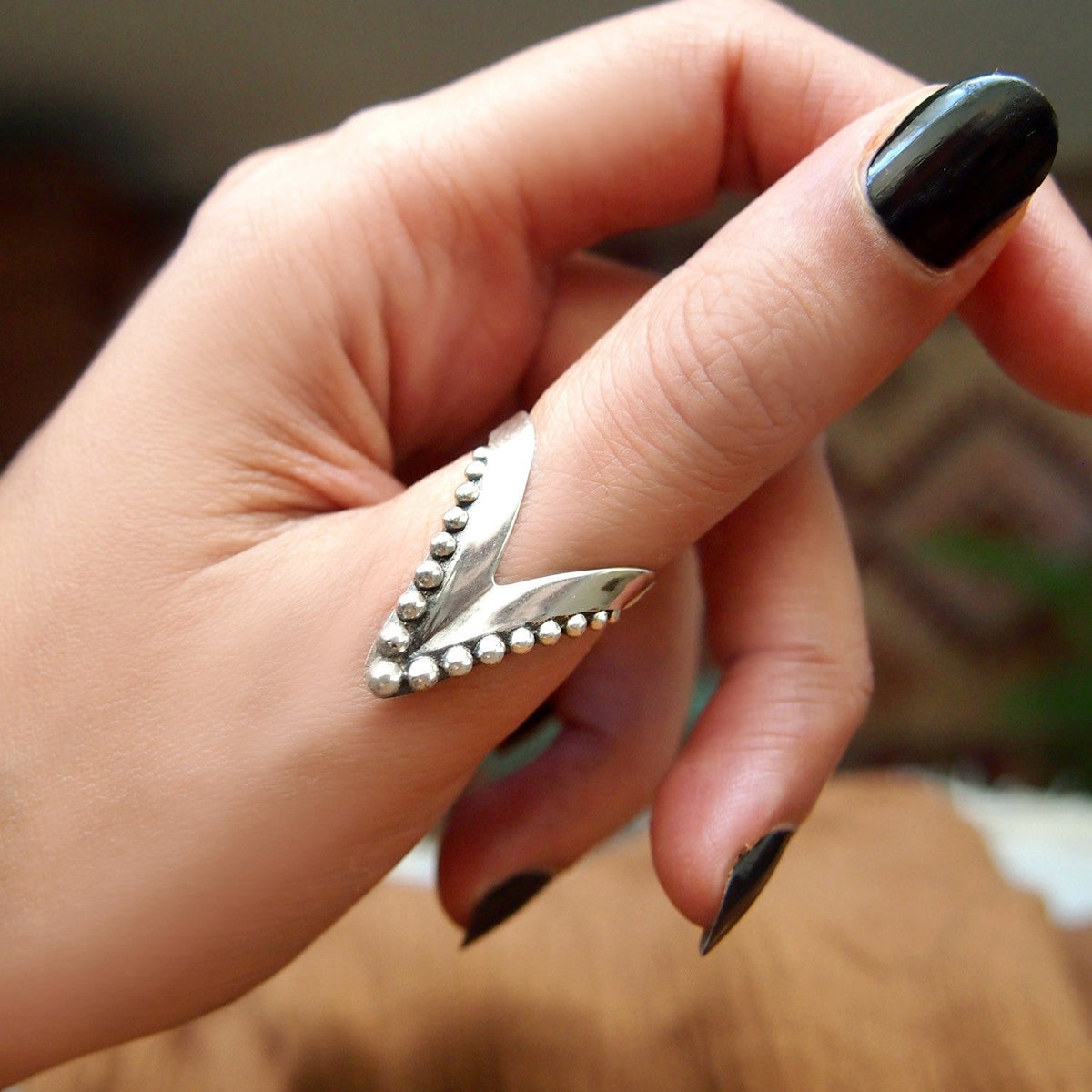 Bague Pouce Chevron à Doigts Complets