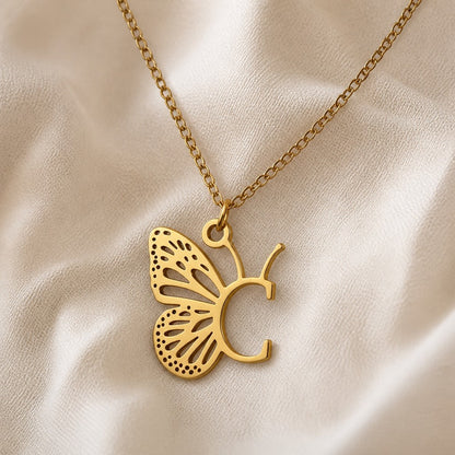 Pendentif en Lettre Initiale Papillon