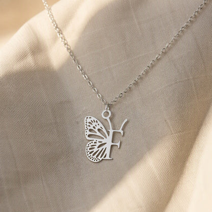 Pendentif en Lettre Initiale Papillon