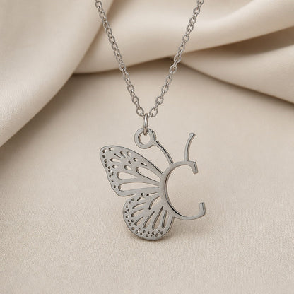 Pendentif en Lettre Initiale Papillon