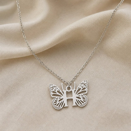 Pendentif en Lettre Initiale Papillon