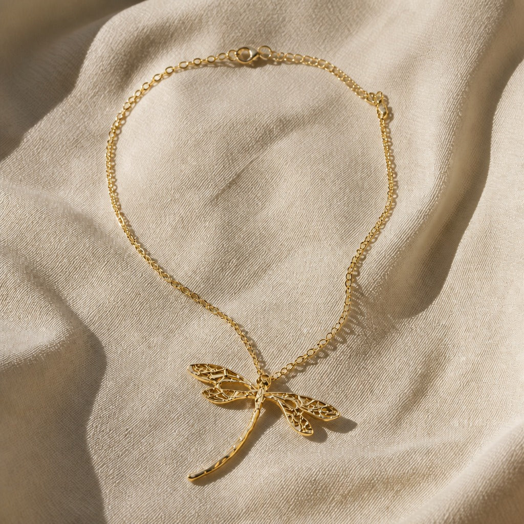 Collier Pendentif Libellule Éblouissante