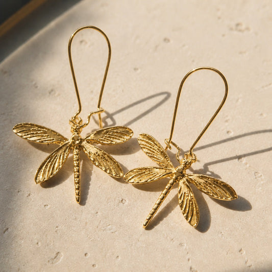 Boucles d'oreilles minimalistes en forme de libellule