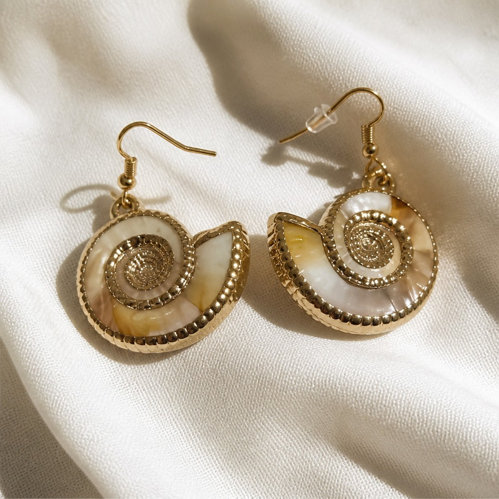 Boucles d'oreilles en forme de coquillage tordu