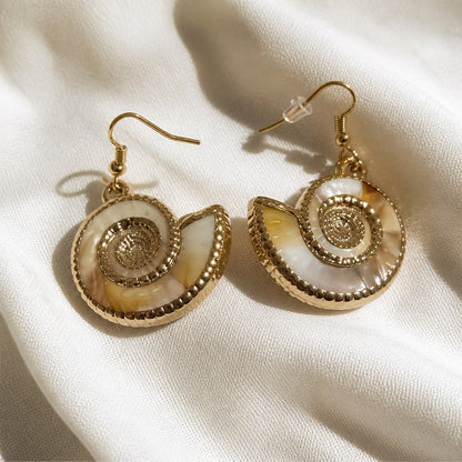 Boucles d'oreilles en forme de coquillage tordu