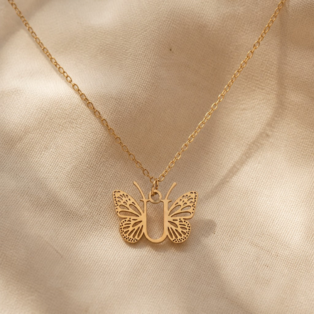 Pendentif en Lettre Initiale Papillon